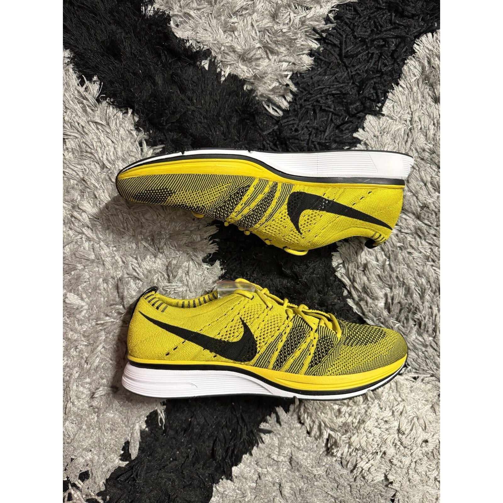 Size 9.5 - Nike Flyknit Trainer 2017 Bright Citron Brand New